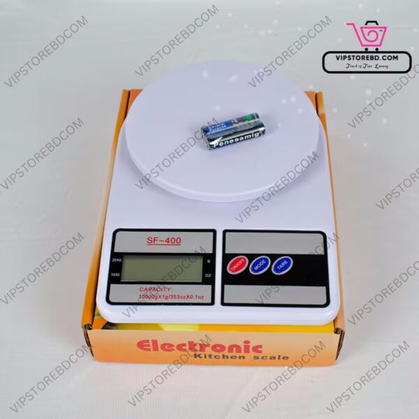 Digital kitchen scale 1g to 10kg with packaging and battery included.